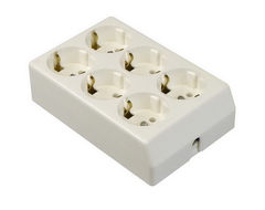 Kaiser Martin- Tafeldoos 6-voudig 526/wt 61230 monteerbaar randaarde afmeting 9,5cm bij 14,5cm